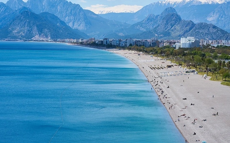 Antalya turist rekoru kırdı