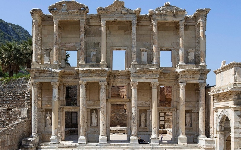 İzmir’de ilk 7 ayda müze ve ören yerlerini 1 milyon 662 bin kişi ziyaret etti