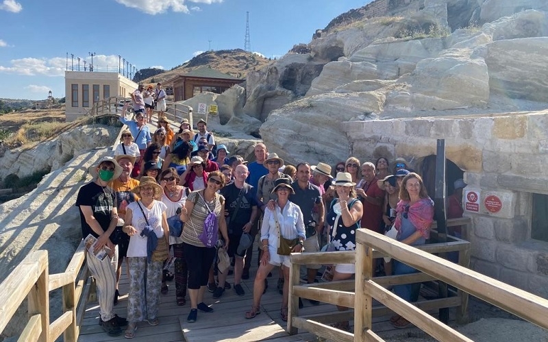 İspanyol turistler, tarihi Kayaşehir’i gezdi