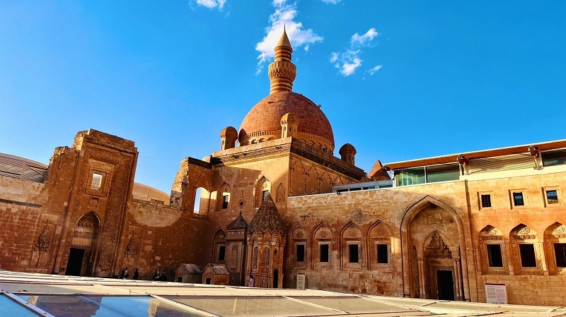 Tarihi İshak Paşa Sarayı ziyaretçi rekoru kırdı