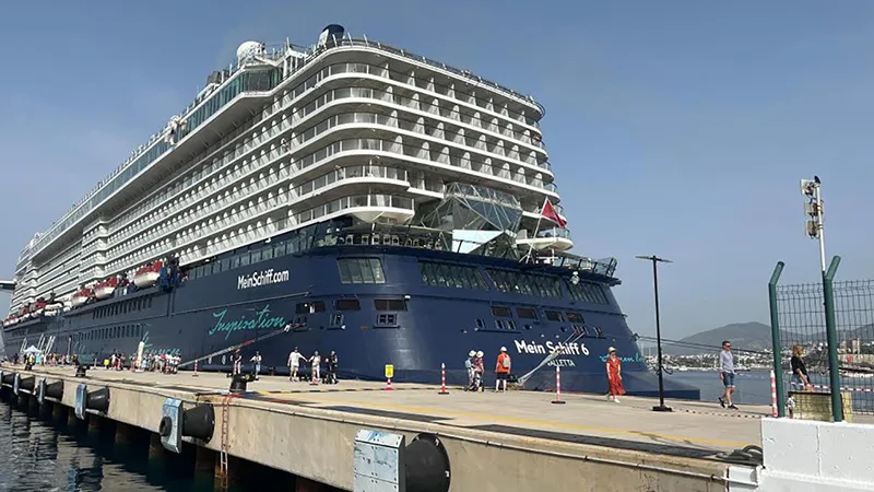 Dev kruvaziyer Bodrum