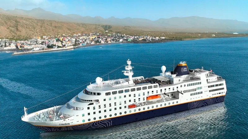 M/S Hamburg Çanakkale’ye demir attı