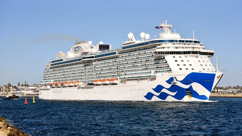 Majestic Princess Kuşadası’na 3 Bin 560 turist getirdi