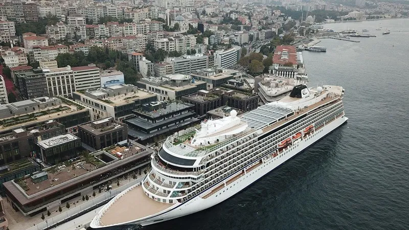 AROYA Galataport’u seçti