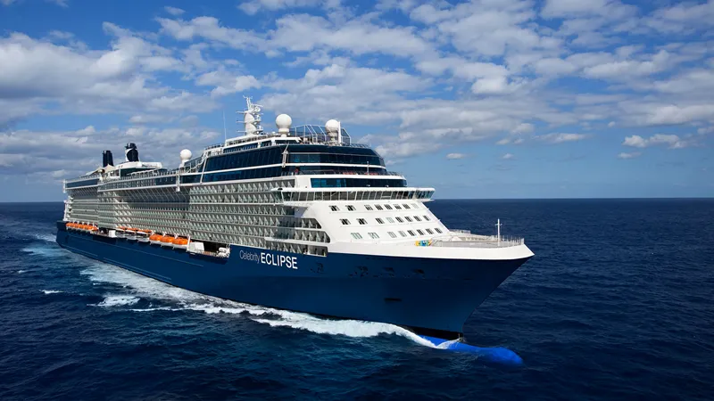 Celebrity Eclipse Yenilendi
