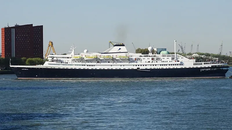 Astoria Rotterdam’da Satıldı