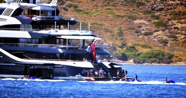 Suudi prens turlara başladı