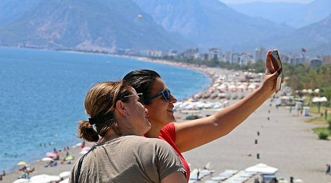 Antalya`da termometreler 39 dereceyi gösterdi