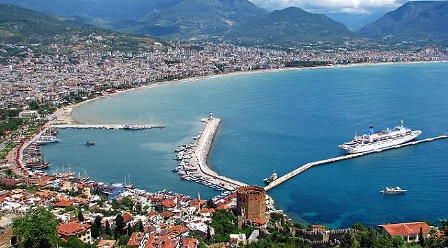 Antalya`ya 193 ülkeden 8 milyon turist