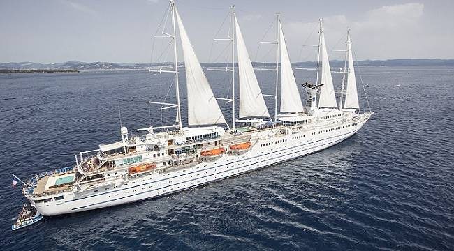 Club Med 2 isimli kruvaziyer gemisi Alanya?ya demirledi