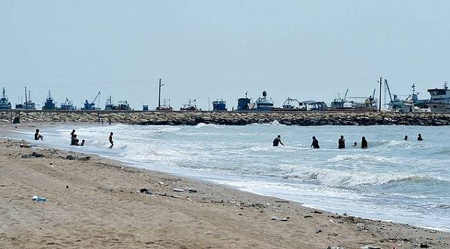 Karaduvar?da plaj düzenleme çalışması