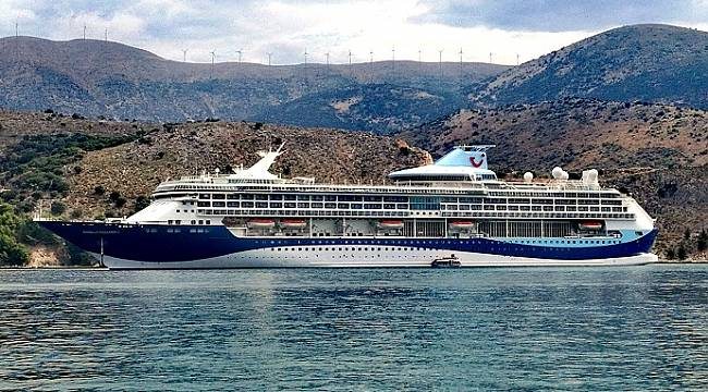 Kuşadası`nda kruvaziyer turizmi rekoru!