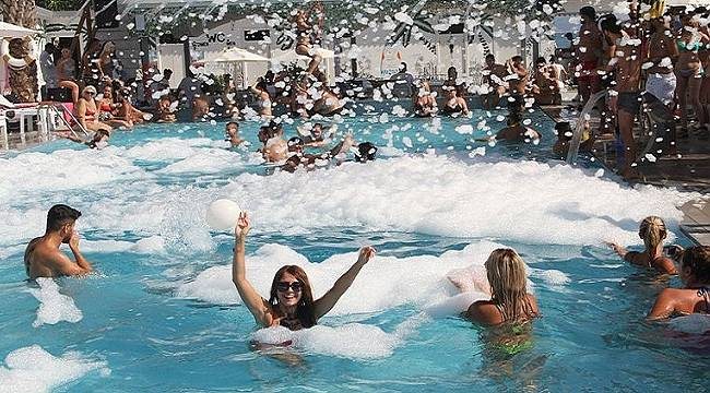 Antalya`ya ağustos ayında 225 bin Rus turist geldi