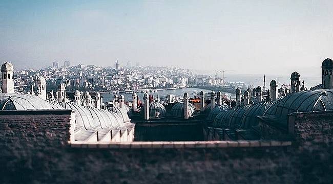 İstanbul`a 1 ayda 300 bini aşkın turist geldi 