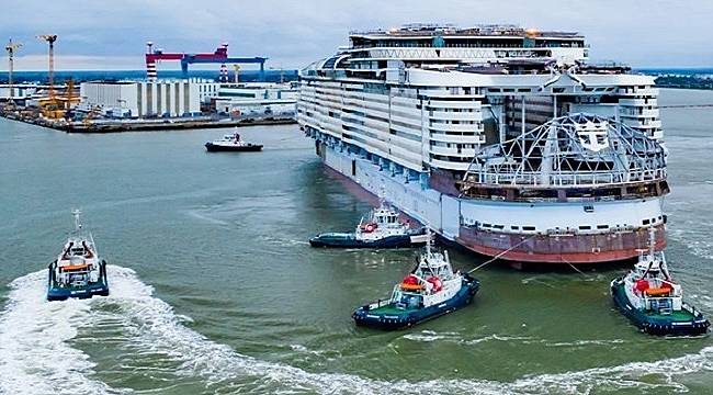 Royal Caribbean`ın en büyük yolcu gemisi suya indirildi