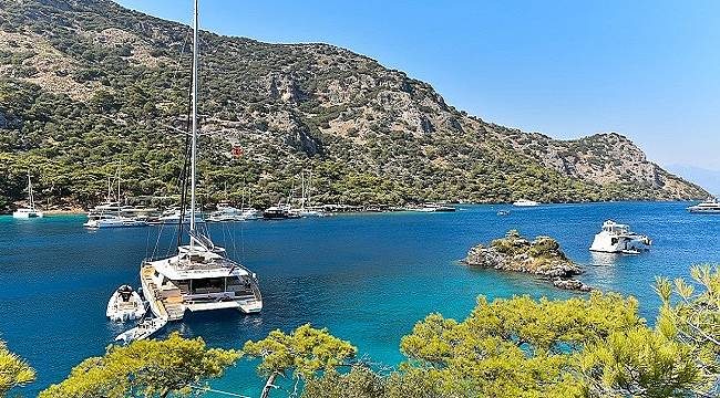 Tekne trafiği ve sintine atıkları Göcek Körfezi`ni tehdit ediyor