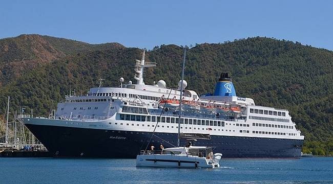 Dev yolcu gemisi Marmaris?e geldi